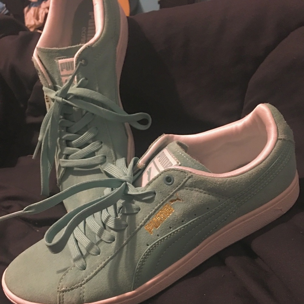 Puma tennis shoes